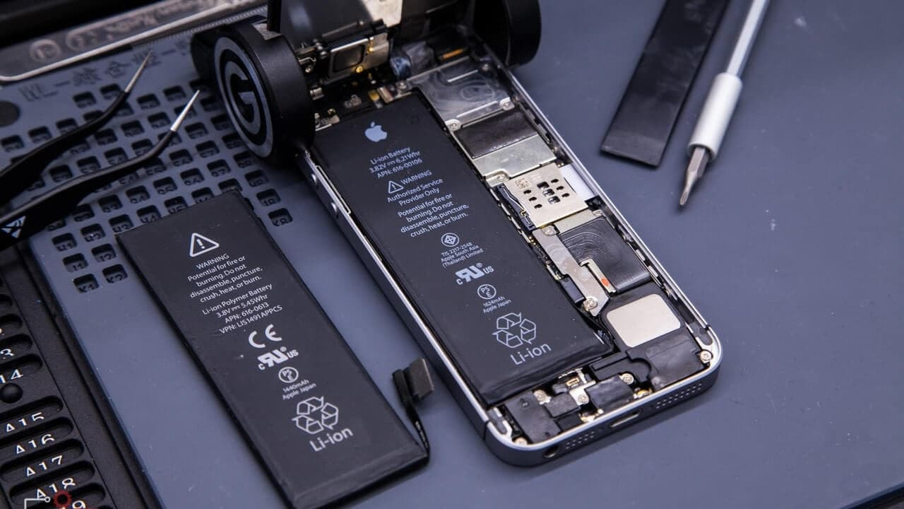 thay-pin-dien-thoai-iphone-chinh-hang
