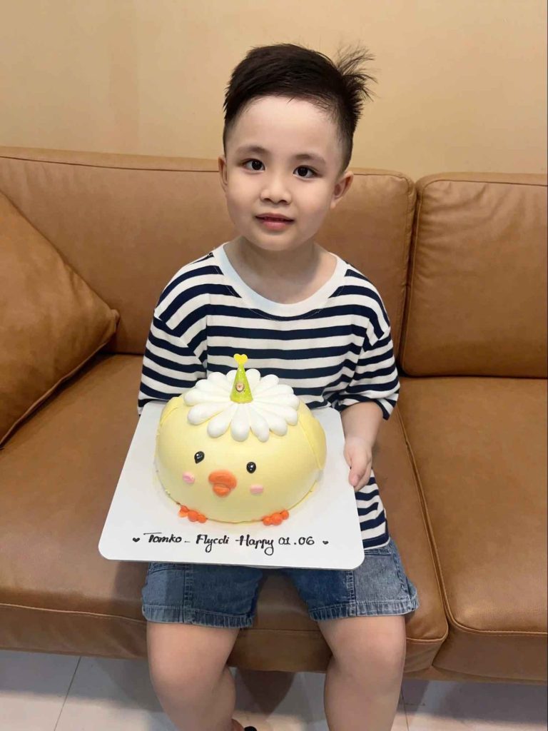 FLYCDI & TOMKO tặng quà ngày Quốc Tế Thiếu Nhi 1/6 cho con em cán bộ nhân viên 6 cac-be-vui-mung-nhan-qua-ngay-1-6